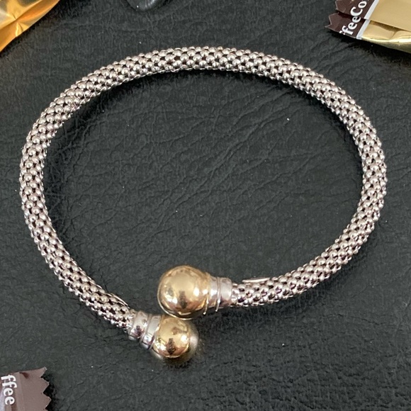 Two toned gold cuff bracelet - Picture 1 of 13